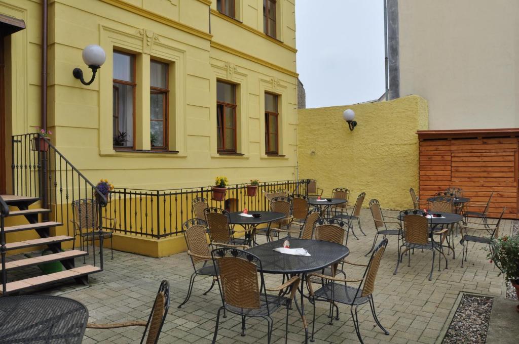 Hotel U Radnice Louny Exterior photo